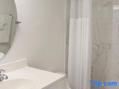 Seacoast Suites on Miami Beach - 107