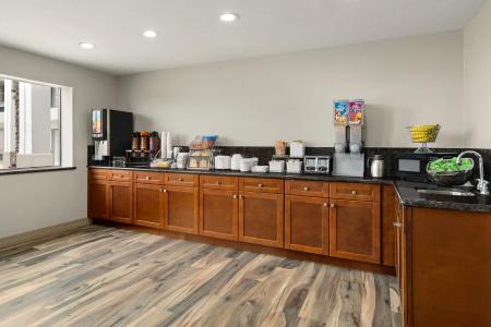 Super 8 by Wyndham Houston/Dtwn/I-610 - 15