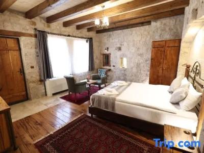 Sarnich Cave Suites - 91