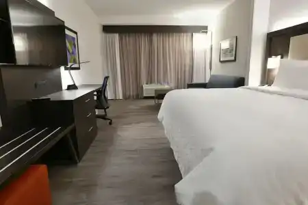 Holiday Inn Express & Suites - Holland Tunnel, an IHG - 3