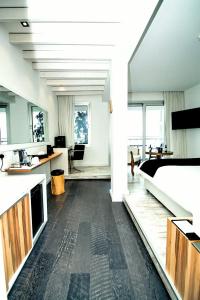 The Ciao Stelio Deluxe (Adults Only) - 60
