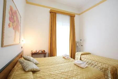 4F Boutique Florence - 37