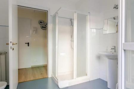 Tomato Backpackers - 81