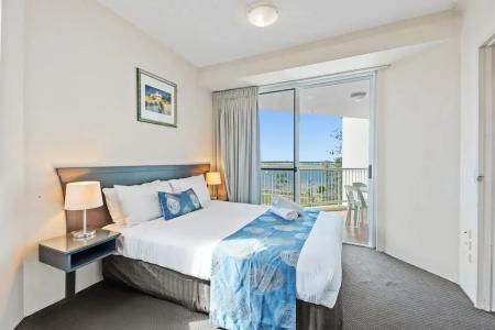 Crystal Bay On The Broadwater - 300