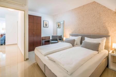 Best Western Plus Celebrity Suites - 6