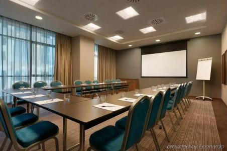 Hilton Garden Inn Sevilla - 17