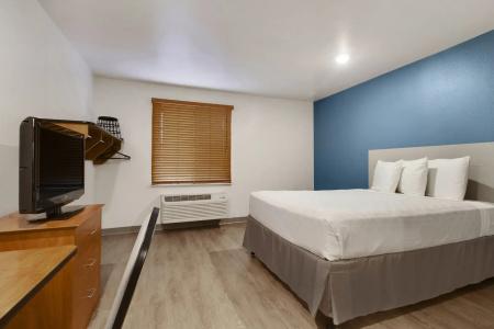 WoodSpring Suites Houston I-45 Airtex - 14