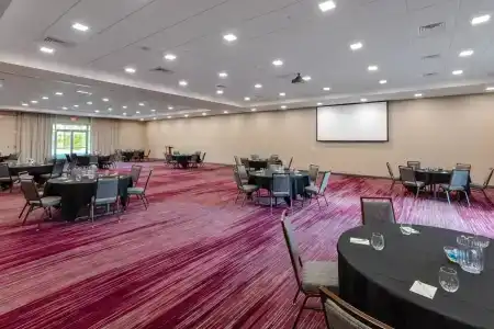 Courtyard by Marriott Savannah Airport - 15