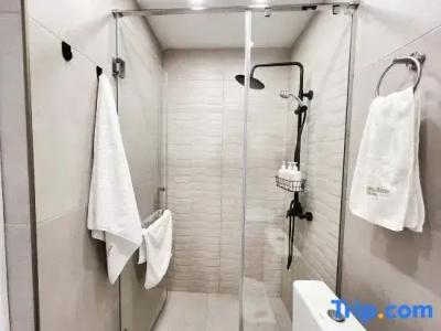 Motives Inn - 140