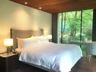The Sifang Nanjing, Autograph Collection - 104
