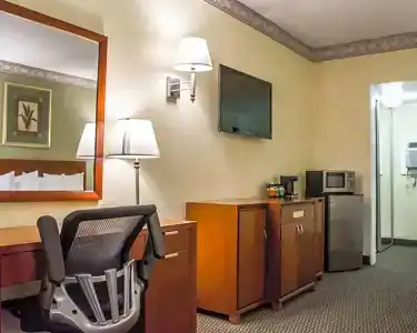 Quality Inn Airport - Cruise Port - 47