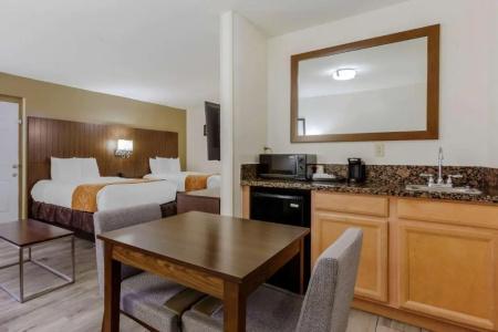 Comfort Suites At Sabino Canyon - 95