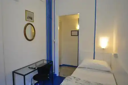Olympia - 16