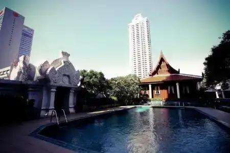 Indra Regent - 16