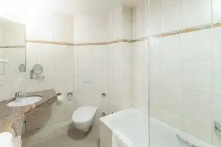 Victoria & Residence - 80