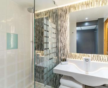 Novotel Edinburgh Park - 8