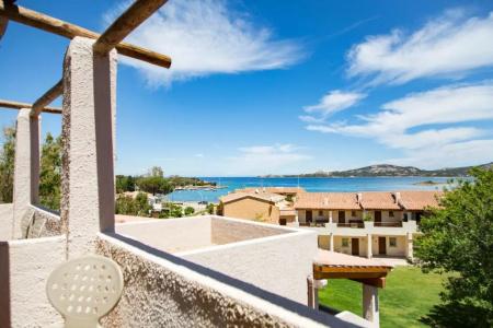 Blu Laconia Village - 44