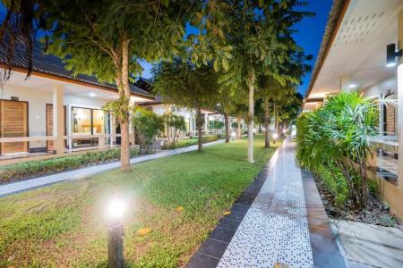 Tontan Resort Cha-am - 36
