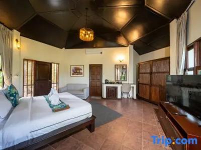 Chaweng Bay View Resort - 320