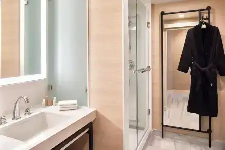 Renaissance Dallas - 59