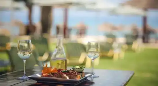 Plaka Beach Resort - 11