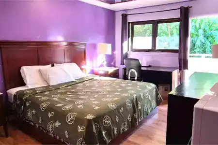 Edgebrook Motel - 5