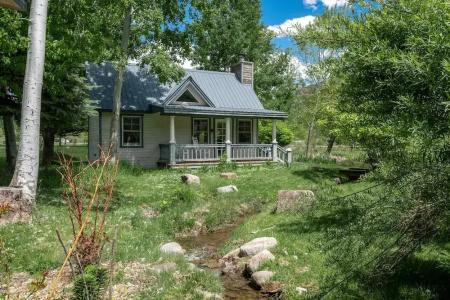 Apple Orchard Inn & Cottages - 33