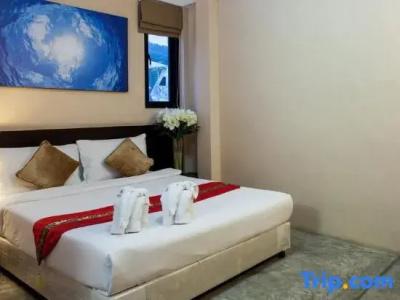 @ White Patong - 39