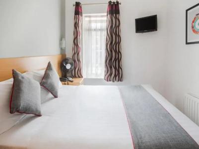 Oyo London Guest House - 98