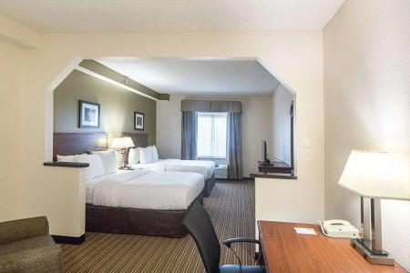 Quality Inn & Suites West Chase - 4