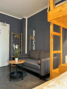 Blue Doors Hostel Ktv - 32