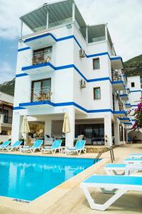 Boutique Marquis Blue - 14