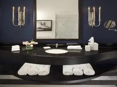 Kimpton George, An Ihg - 72
