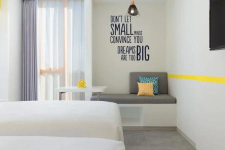 Yello Kuta Beachwalk Bali - 13