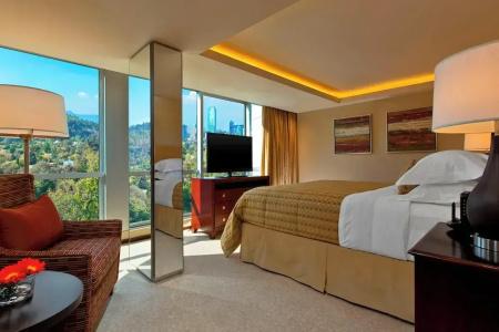 Sheraton & Convention Center - 60