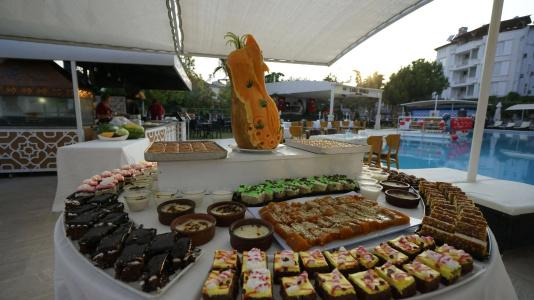 Lara World - 12