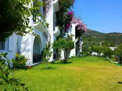 Spiros Studios - 31