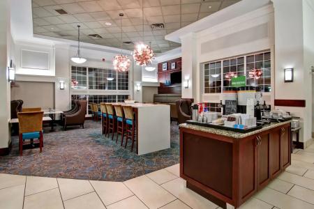 Hampton Inn & Suites by Hilton-Airport - 28