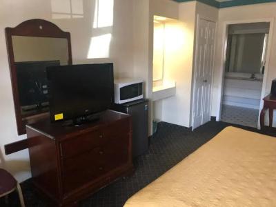 Americas Best Value Inn Denver - 34