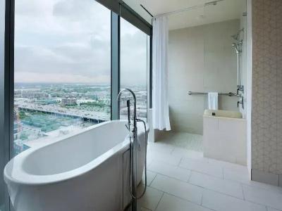 Marriott Marquis Houston - 129