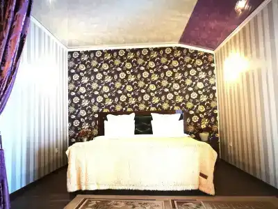 Grand  - 4