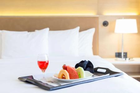 Radisson Phoenix Airport - 9