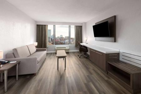 Wyndham Garden Norfolk Downtown - 3