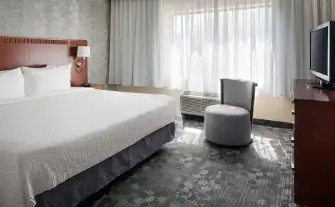 Courtyard by Marriott Denver Central Park - 6