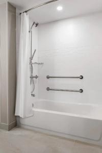 Deltas by Marriott - Indianapolis Airport - 19