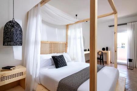 Elea Suites & Residences - 207