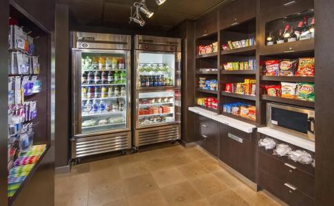 Courtyard by Marriott - 11