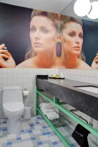 The Adler a Hollywood Hills - 76