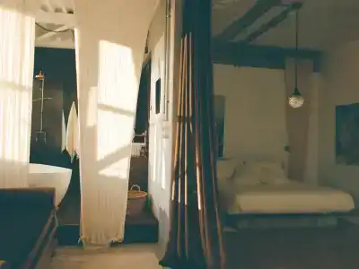 Mona. - 67
