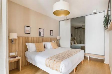 Q7 Lodge Lyon 7 - 80